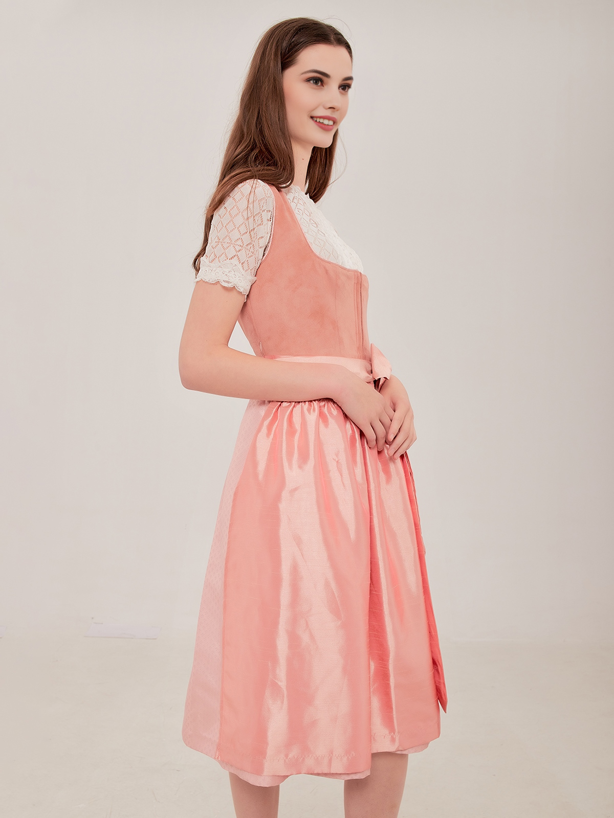 Schwarz Rotes Dirndl mit rosa Schürze