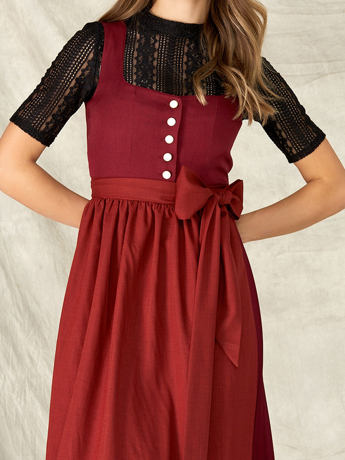 Dirndl Monochrom in Rot