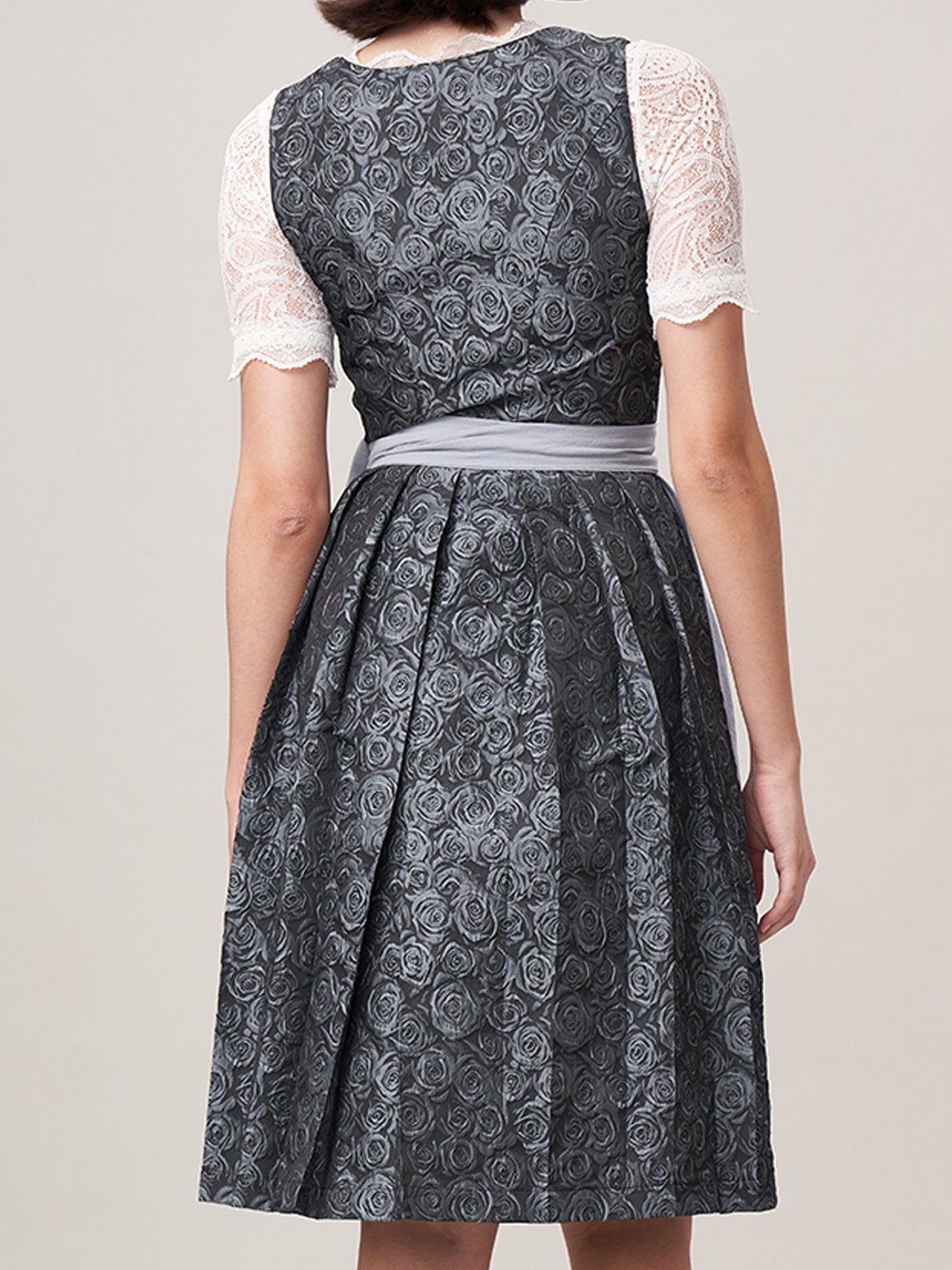 Dirndl in Blau mit weißer Bluse